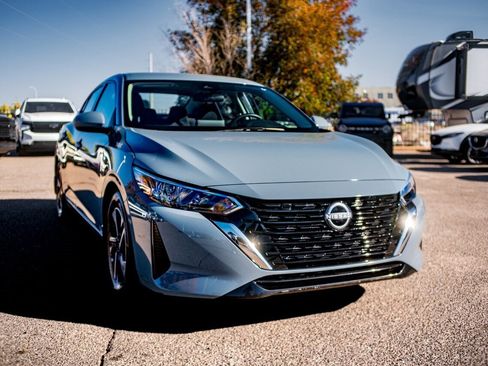 Used 2024 Nissan Sentra SV image 9