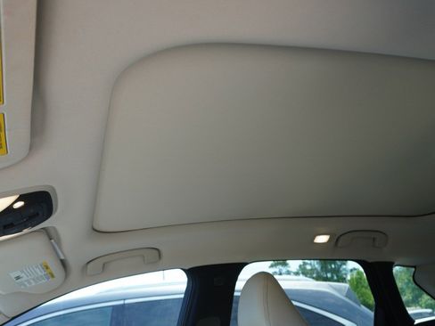 Used 2021 INFINITI QX50 Essential w/ Convenience Package image 10