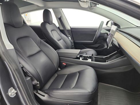 Used 2018 Tesla Model 3 Long Range RWD image 18