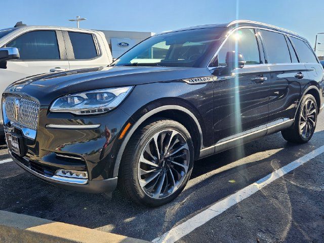 Used 2020 Lincoln Aviator Reserve w/ Equipment Group 202A AWD/4WD image 2