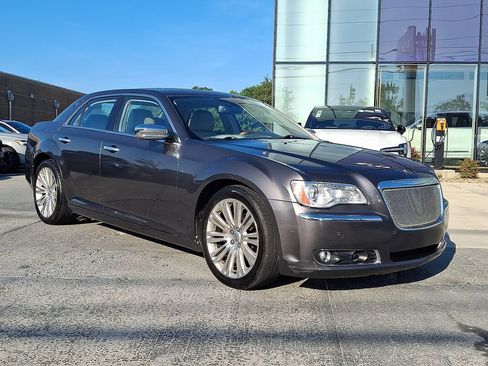 Used 2013 Chrysler 300 C w/ Light Group RWD image 15