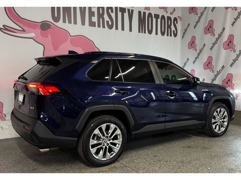 Used 2020 Toyota RAV4 XLE Premium image 10