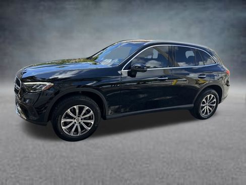 Used 2023 Mercedes-Benz GLC 300 4MATIC w/ Exclusive Trim Package image 3