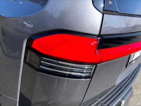 Used 2024 Lexus GX 550 image 27