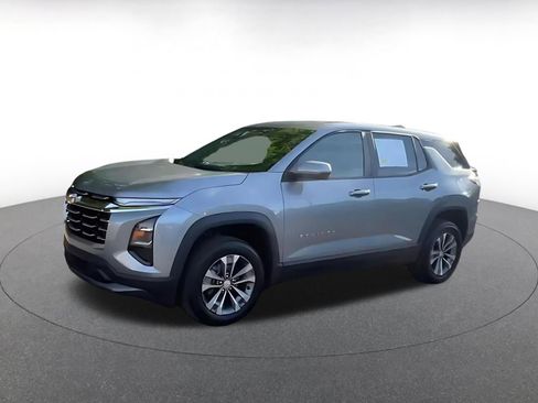 Used 2025 Chevrolet Equinox LT FWD image 8