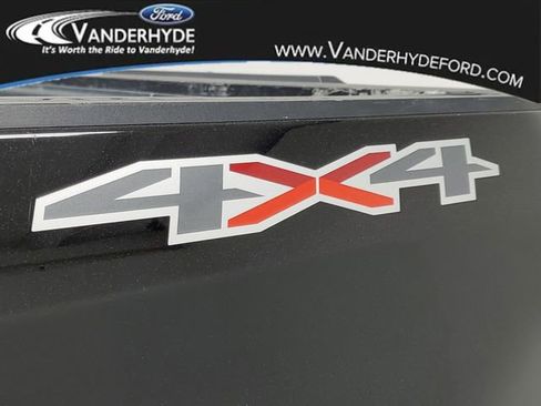 Used 2020 Chevrolet Silverado 1500 LT w/ All-Star Edition image 6