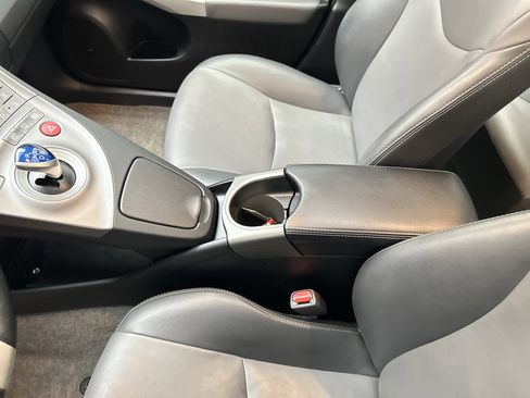 Used 2015 Toyota Prius Four image 36