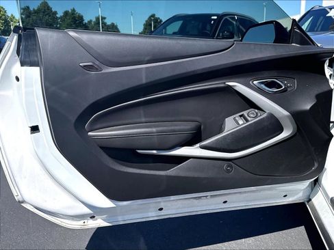Used 2017 Chevrolet Camaro SS RWD image 20