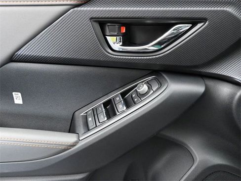 Used 2025 Subaru Crosstrek 2.5i Limited image 12