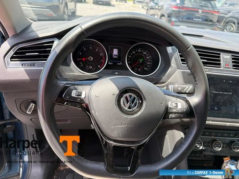 Used 2020 Volkswagen Tiguan SE w/ Panoramic Sunroof Package FWD image 16