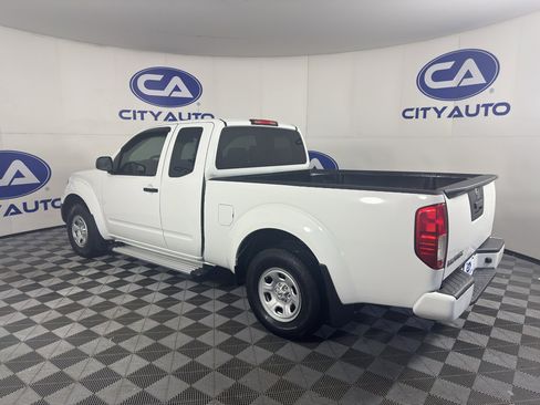 Used 2018 Nissan Frontier S RWD image 5