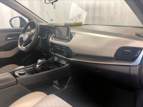 Used 2021 Nissan Rogue SV image 14