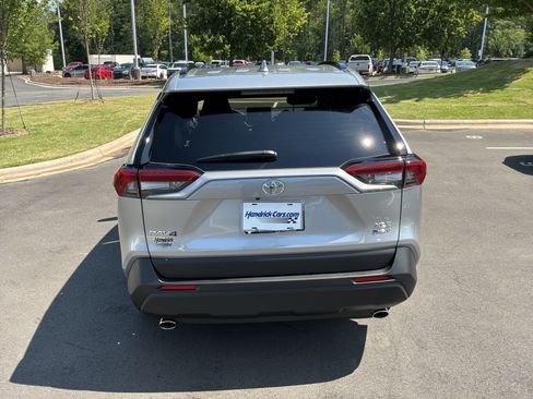 Used 2025 Toyota RAV4 XLE AWD/4WD image 9