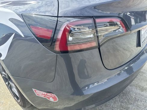 Used 2023 Tesla Model 3 Standard Range image 10