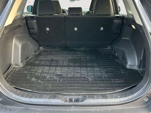 Used 2022 Toyota RAV4 LE image 21