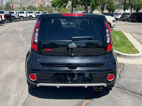 Used 2018 Kia Soul ! FWD image 10
