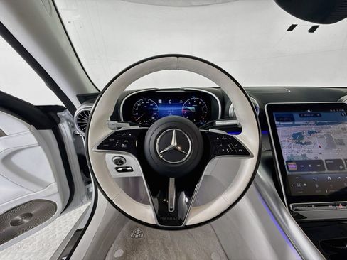 Used 2026 Mercedes-Benz Maybach SL 680 image 10