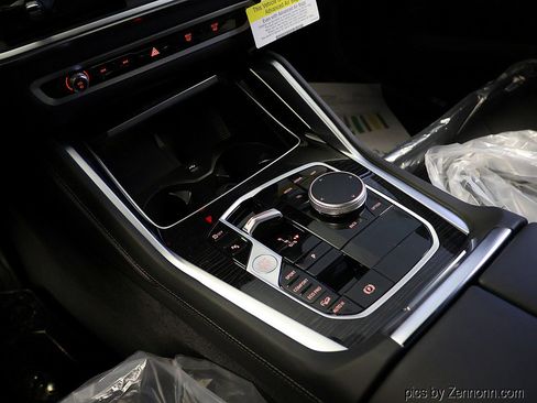 New 2026 BMW X6 xDrive40i w/ Climate Comfort Package image 25