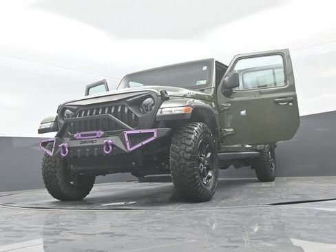 Used 2023 Jeep Gladiator Sport AWD/4WD image 29