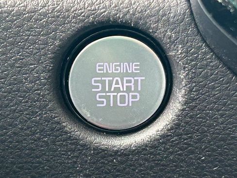 Used 2025 Kia Carnival SX Prestige image 15