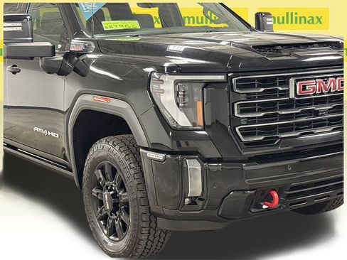 Used 2024 GMC Sierra 2500 AT4 w/ AT4 Premium Plus Package image 2