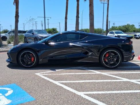 Used 2025 Chevrolet Corvette Stingray Preferred Cpe w/ Z51 Performance Package RWD image 3