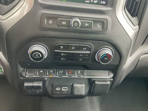 Used 2024 Chevrolet Silverado 1500 Custom image 31