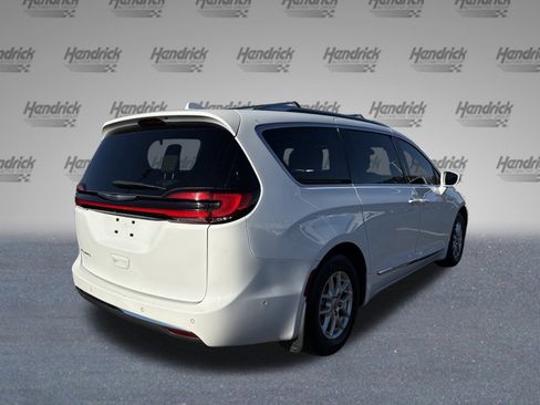 Used 2021 Chrysler Pacifica Touring-L w/ Premium & Safety Sphere Group image 9