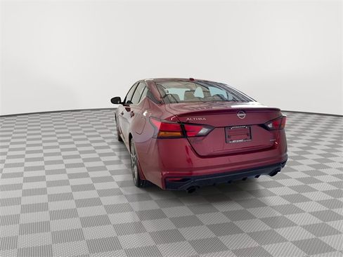 Certified 2024 Nissan Altima 2.0 SR image 9