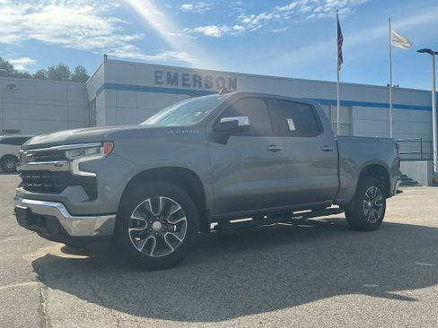 Certified 2023 Chevrolet Silverado 1500 LT AWD/4WD image 2