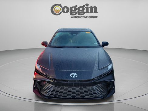 Certified 2025 Toyota Camry SE image 9