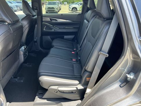 Used 2024 INFINITI QX60 Luxe w/ Performance Audio Package FWD image 9