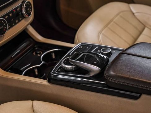 Used 2018 Mercedes-Benz GLS 450 4MATIC w/ Premium Package image 26