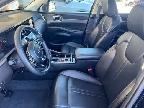 Certified 2023 Kia Sorento EX w/ Panoramic Sunroof Package FWD image 4