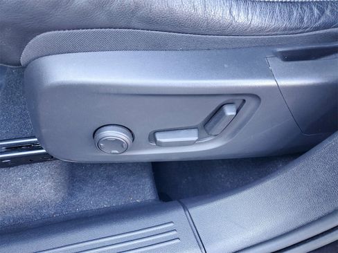 Used 2023 Volvo XC40 B5 Plus w/ Driver Assist Package image 7