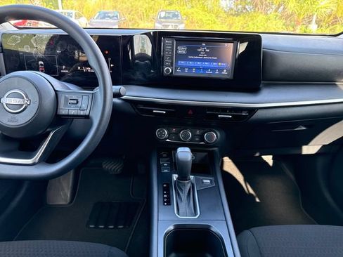 Certified 2025 Nissan Kicks S AWD/4WD image 18