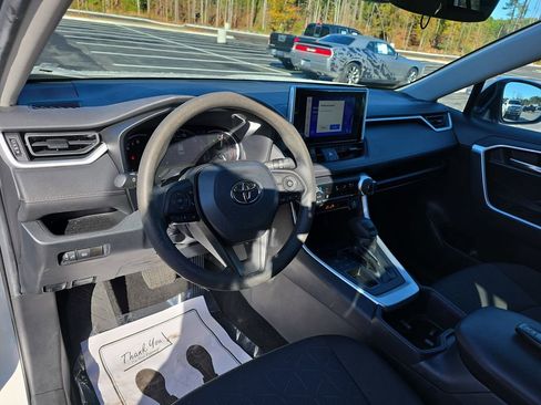 Used 2023 Toyota RAV4 XLE image 19