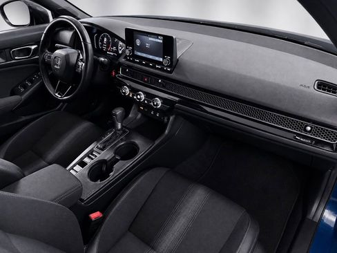 Used 2025 Honda Civic Sport image 16