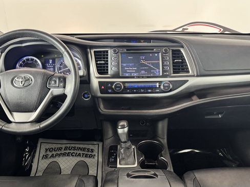 Used 2016 Toyota Highlander XLE FWD image 33