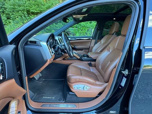 Used 2016 Porsche Cayenne S AWD/4WD image 14