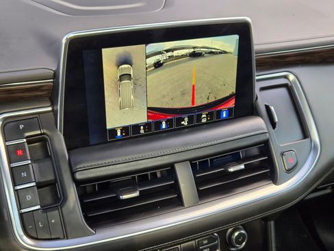 Used 2022 Chevrolet Tahoe Z71 w/ Z71 Off-Road Package image 19