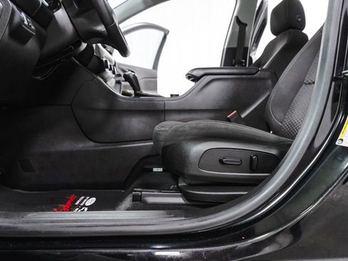 Used 2017 GMC Acadia SLE w/ Driver Alert Package I image 25