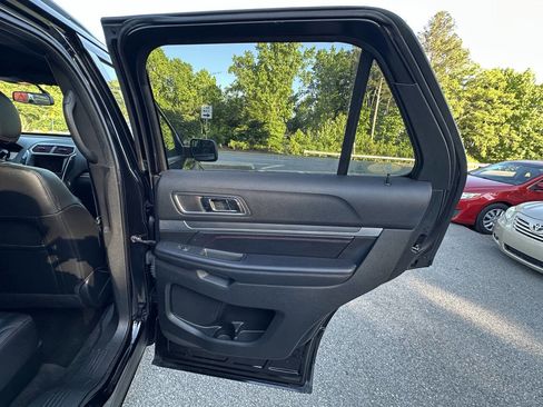 Used 2016 Ford Explorer Sport w/ Equipment Group 401A AWD/4WD image 17