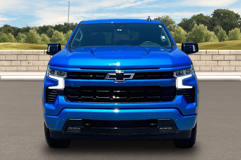 Used 2025 Chevrolet Silverado 1500 RST AWD/4WD image 3