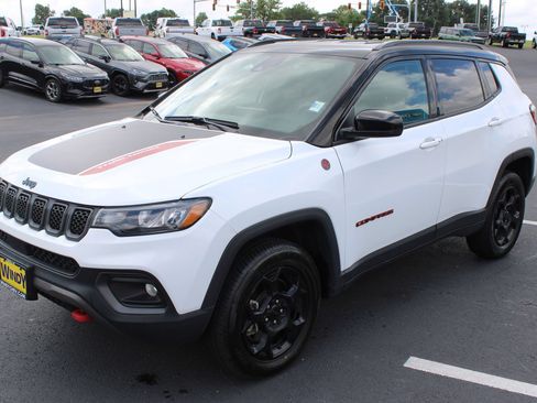 Used 2024 Jeep Compass Trailhawk AWD/4WD image 4