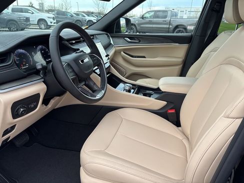 New 2026 Jeep Grand Cherokee Limited image 7