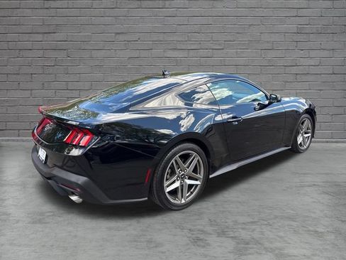Used 2024 Ford Mustang Coupe RWD image 7