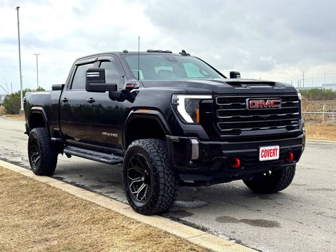 Used 2024 GMC Sierra 2500 AT4 w/ AT4 Preferred Package image 5