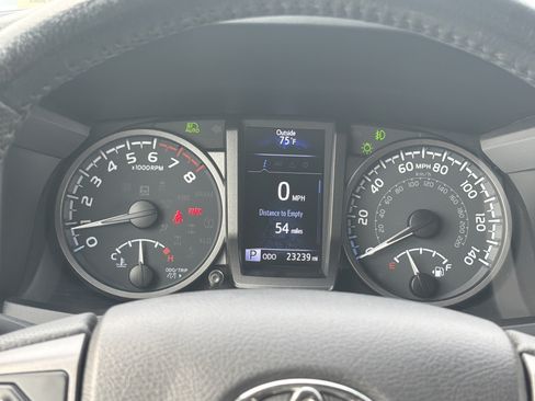 Used 2022 Toyota Tacoma TRD Off-Road w/ Technology Package RWD image 20