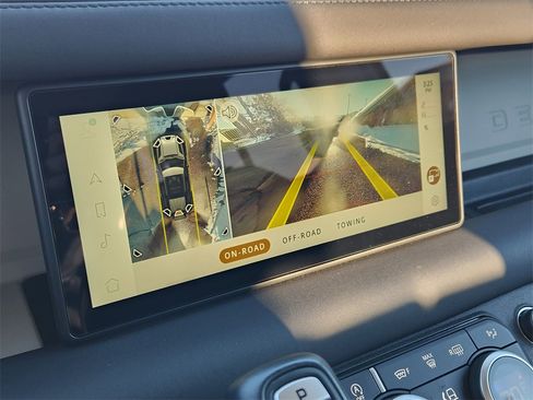 Used 2024 Land Rover Defender 110 S image 12